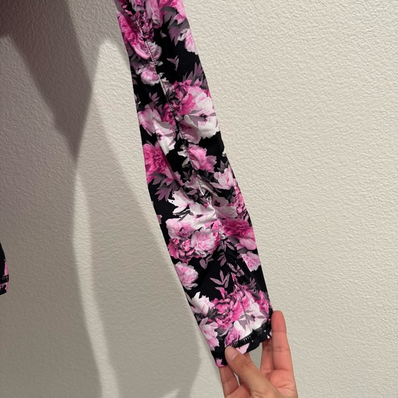 G/FORE Photo Floral Silky Tech Nylon Ruched 1/4 Zip Pullover Size S NWOT - Picture 10 of 15